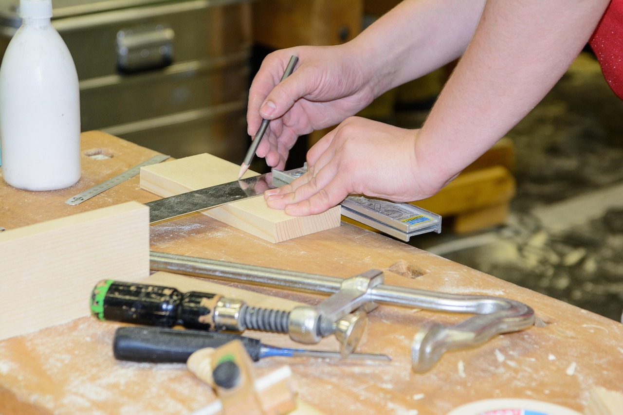 Essential Guide to Choosing the Best Power Tools for Your Home Projects